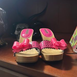 Betsey Johnson Betseyville wooden heels with pink plastic bow